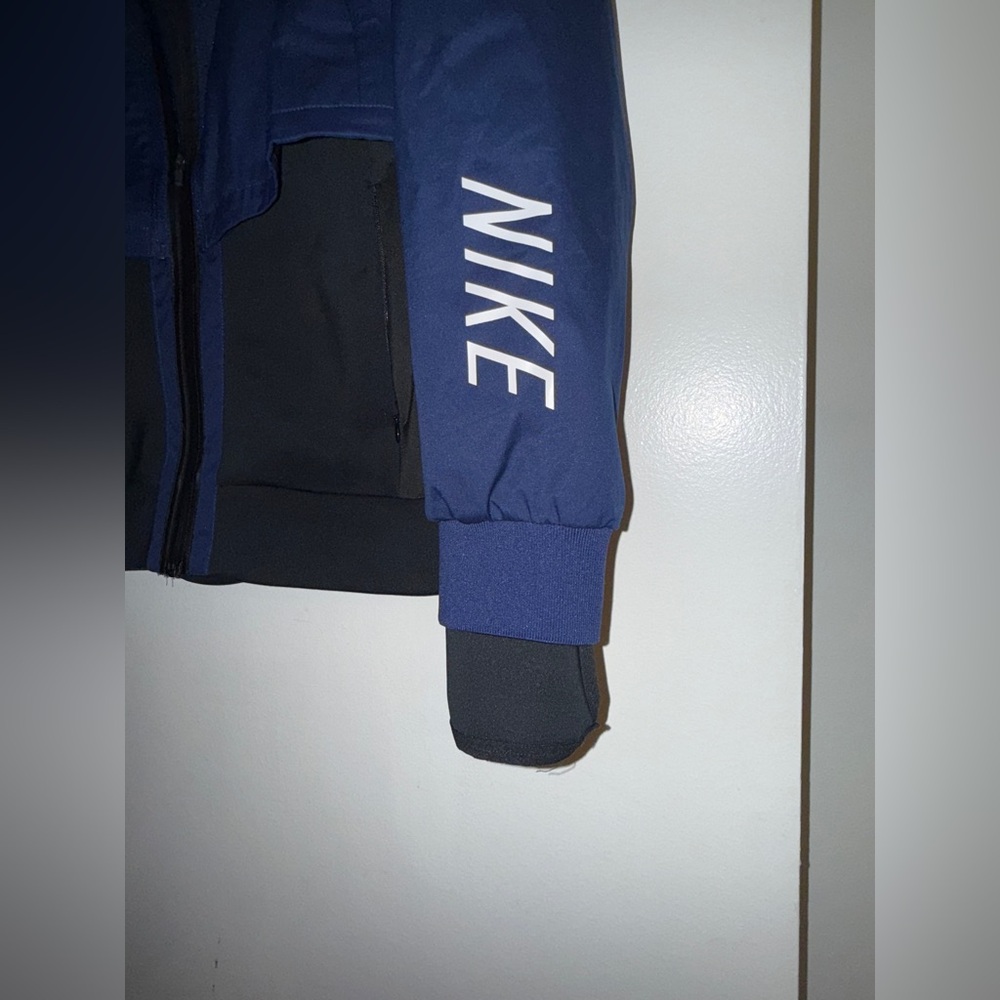 NIKE Women’s Therma Shield 2 in 1 Training Jacket SIZE: SMALL - Picture 9 of 16